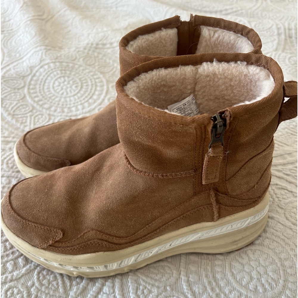 UGG booties Men’s size 9 or 42
